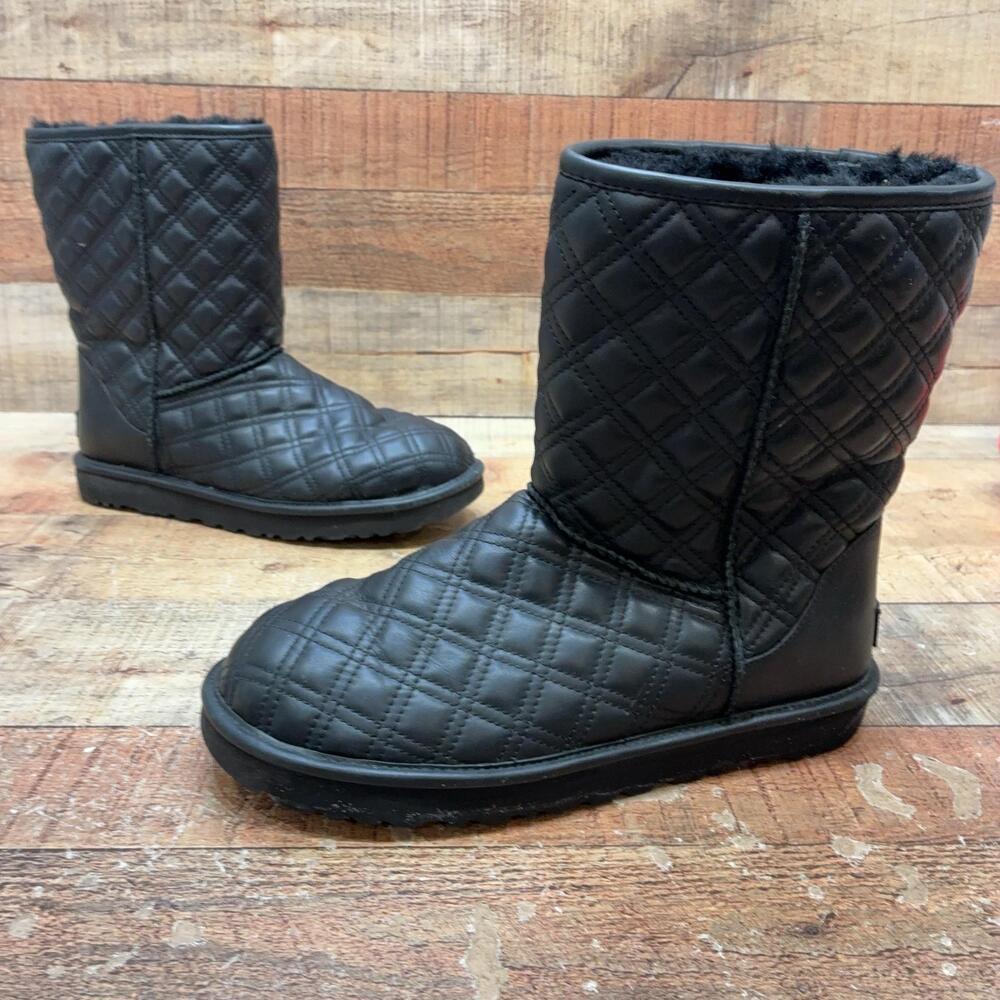 UGG Boots Womens Size 10 41 Black Leather Quilted Mid Calf Shearling Winter